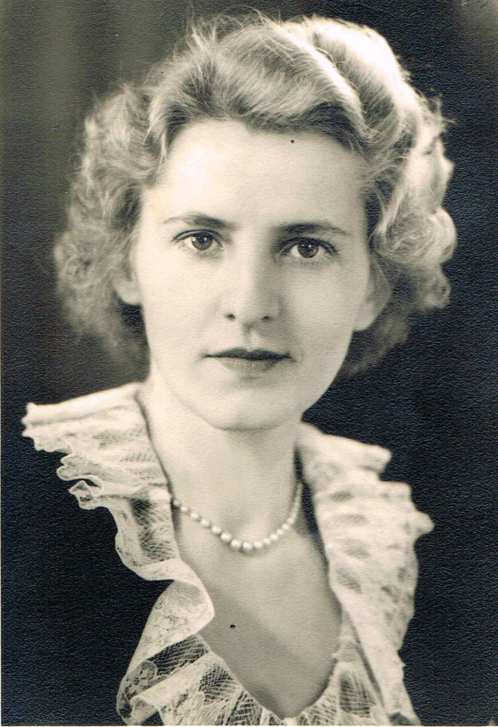 Berta Fischbacher geborene Vögerl